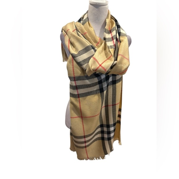 Burberry London wide check scarf - Picture 4 of 13